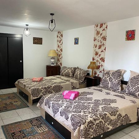 Camere De Inchiriat Maria Corbu Buitenkant foto