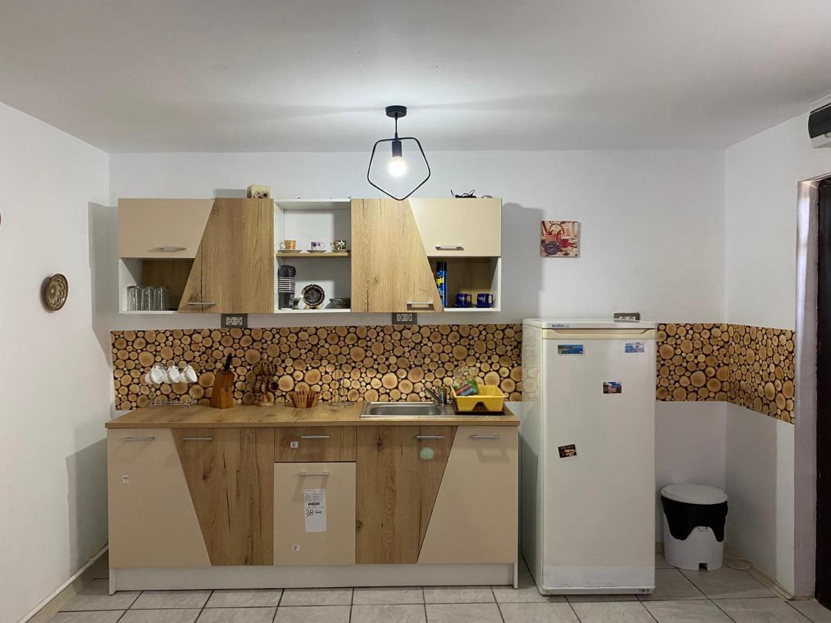 Camere De Inchiriat Maria Corbu Buitenkant foto